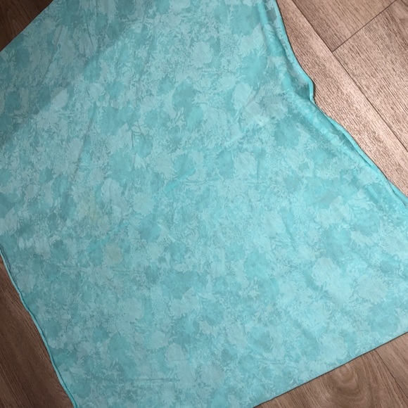 GAP Infinity Scarf - Picture 2 of 4